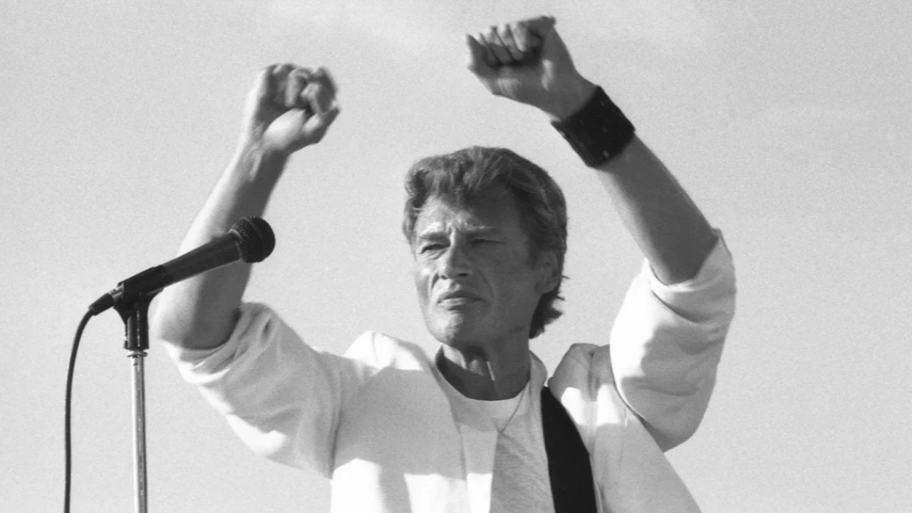 En 1959, un jeune inconnu nomm&eacute; Johnny Hallyday assiste &agrave; un concert qui va changer sa vie