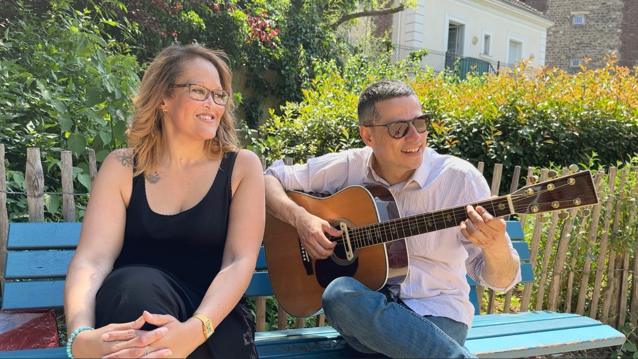 Qui est donc Aurelia May ? Qui est donc Aurelia May ?