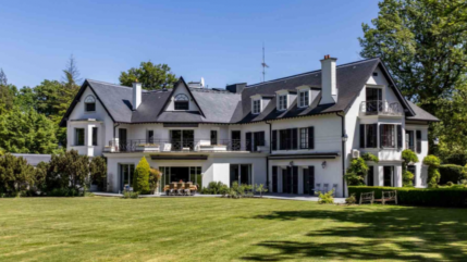 La galère autour de la vente de la villa de Johnny Hallyday à Marnes-La-Coquette La galère autour de la vente de la villa de Johnny Hallyday à Marnes-La-Coquette