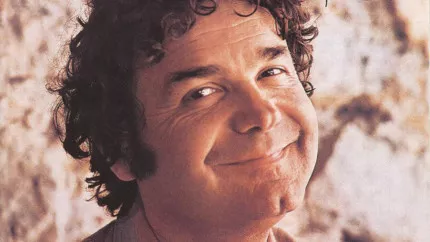 Redécouvrez les 5 plus grands succès de Pierre Perret ! Redécouvrez les 5 plus grands succès de Pierre Perret !