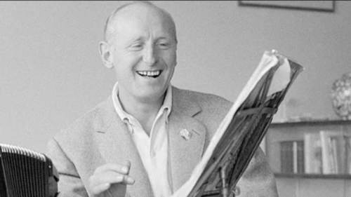 Bourvil et « Salade de fruits » : l'histoire improbable d'un tube que le chanteur n'aimait pas vraiment Bourvil et « Salade de fruits » : l'histoire improbable d'un tube que le chanteur n'aimait pas vraiment
