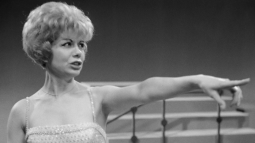 Jacqueline François : la voix française qui a conquis le monde Jacqueline François : la voix française qui a conquis le monde